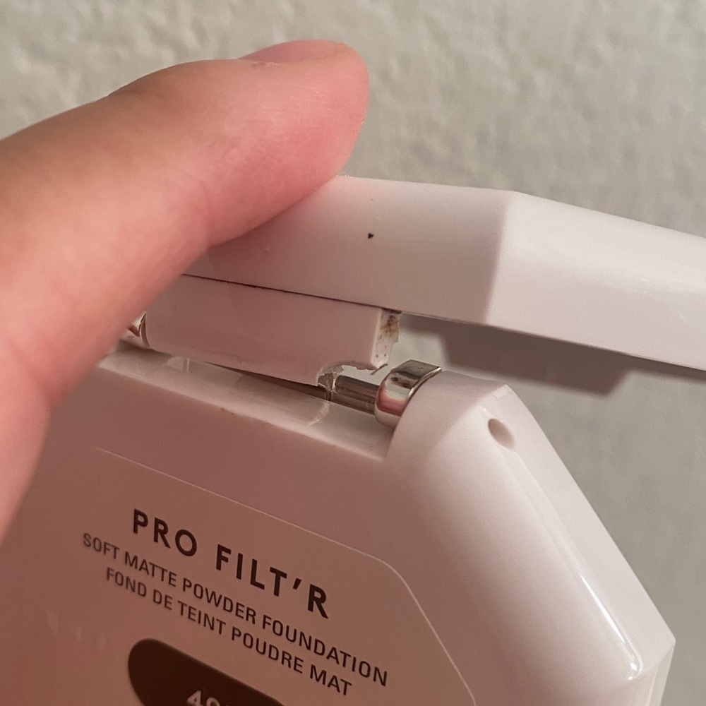 Fenty Beauty Powder - Picture 11 of 12